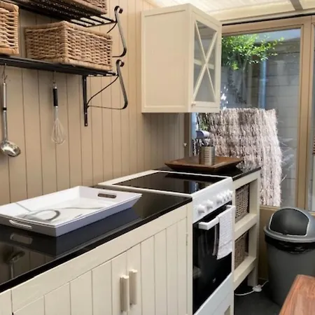 Diane'S Cottage *